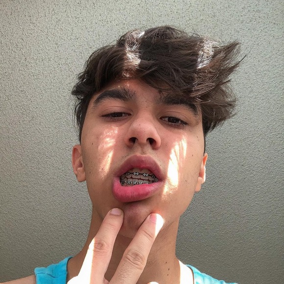 Meet your Posher, Lucas - Picture 1 of 1